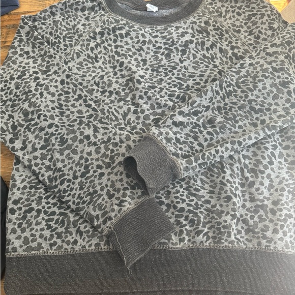 Old Navy animal print sweatshirt - Picture 1 of 4